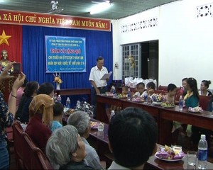 Cascv đơn vị hảo tâm tặng quà cho thiếu nhi có hoàn cảnh đặc biệt khó khăn thành phố Kon Tum