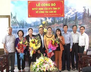Tỉnh ủy Kon Tum trao Quyết định nghỉ hưu cho cán bộ