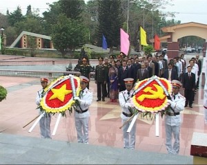 Lãnh đạo tỉnh Kon Tum dâng hương tại Nghĩa trang liệt sỹ tỉnh