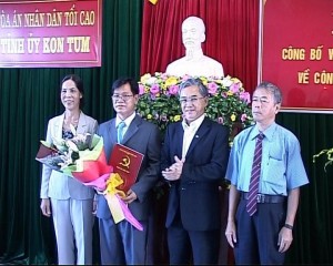 Trao Quyết định bổ nhiệm Chánh án TAND tỉnh Kon Tum