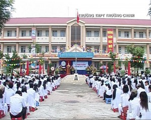 Lễ khai giảng Trường THPT Trường Chinh