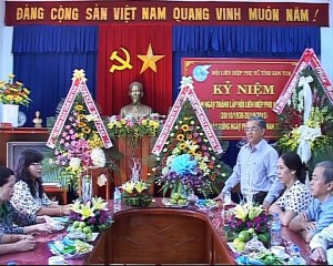 Lãnh đạo tỉnh Kon Tum chúc mừng Hội LHPN tỉnh
