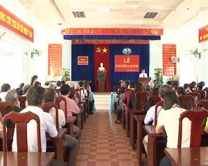 Tỉnh ủy Kon Tum trao Huy hiệu 60, 65 tuổi Đảng