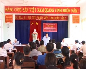 Lãnh đạo thành phố Kon Tum đối thoại với các hộ dân xã Đăk Blà