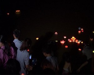 Lễ hội Hoa đăng trên sông Đăk Bla