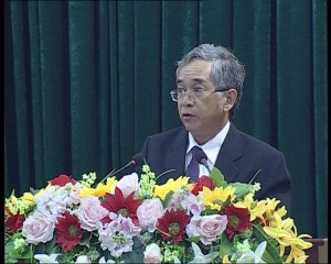 Bí thư tỉnh ủy, Chủ tịch HĐND tỉnh Kon Tum Nguyễn Văn Hùng phát biểu biểu mạc kỳ họp HĐND tỉnh