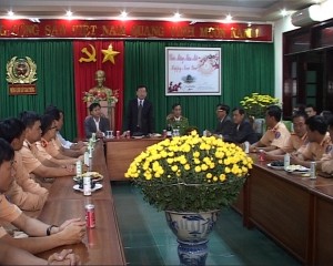 Chủ tịch UBND tỉnh Nguyễn Văn Hòa chúc Tết lực lượng công an