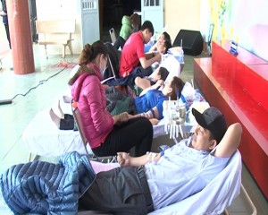 Tuổi trẻ tham gia hiến máu tình nguyện