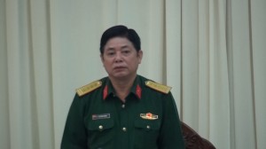 Đại tá Lê Văn Lương làm việc với lãnh đạo Sư đoàn 10